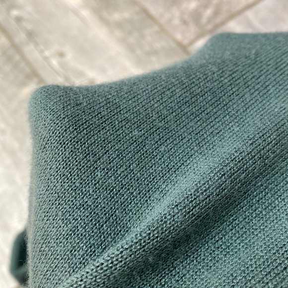 Lululemon Wake Up & Go Sweater
Graphite Green 6 *no tag see measurement - Picture 10 of 10